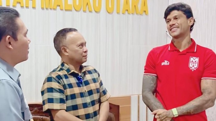 Karena Ciro Alves Telah Jatuh Cinta kepada Indonesia  Baca artikel sepakbola, "Karena Ciro Alves Telah Jatuh Cinta kepada Indonesia" selengkapnya https://sport.detik.com/sepakbola/liga-indonesia/d-8251219/karena-ciro-alves-telah-jatuh-cinta-kepada-indones